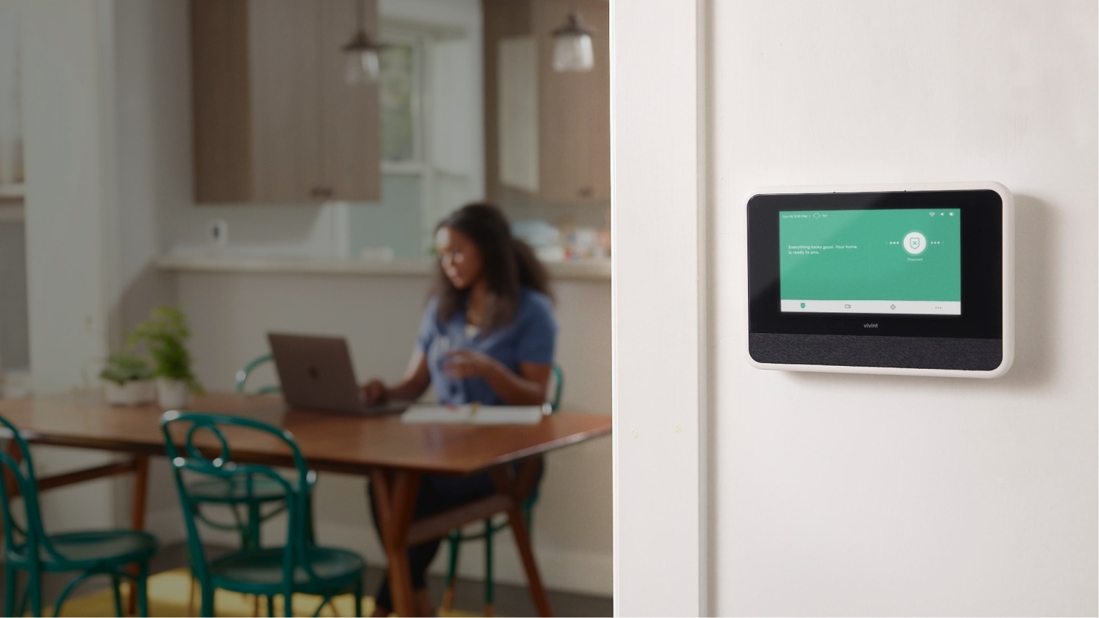 Smart Control Panel & Smart Home App Vivint